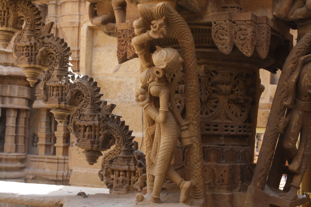 Ancient_Jain_temple_inside_Jaisalmer_fort_wikimedia