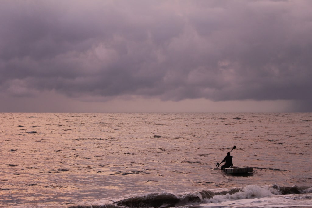 Marari_Beach_Fisherman_wikimedia