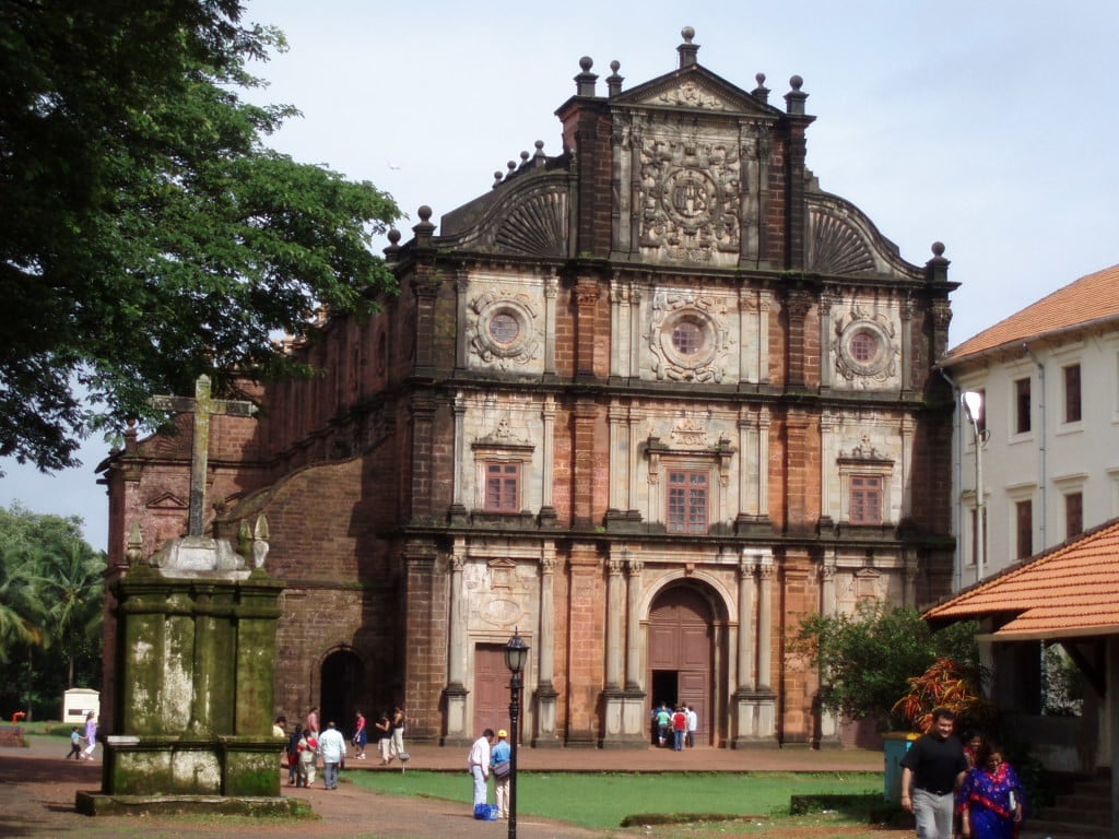  Goa_Velha_Basilica_Bom_Jesus_courtesy-Wikimedia-.jpg