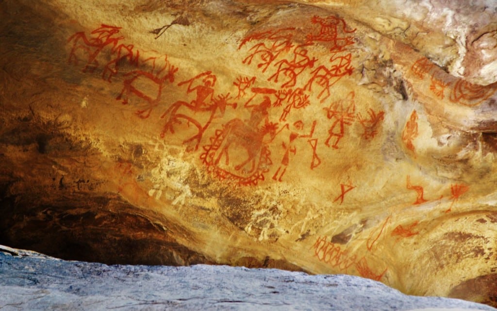 Bhimbetka_Cave_Paintings-copyBy-Raveesh-Vyas-originally-posted-to-Flickr-as----------------------------Bhimbetka-Cave-Paintings-CC-BY-SA-2.0-https-commons.wikimedia.orgwindex.phpcurid7756171.jpg