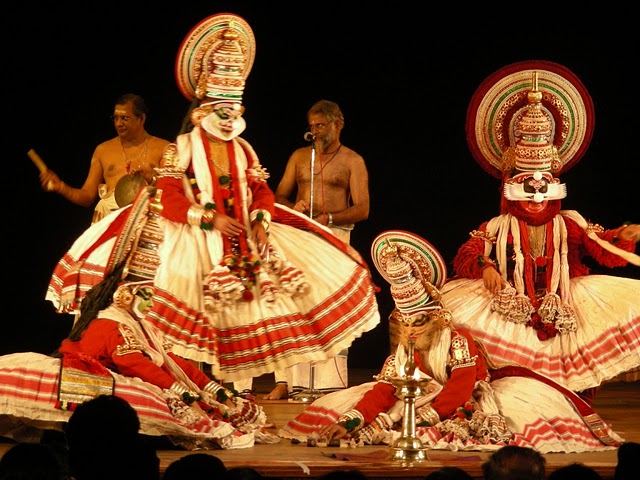 kathakali_dance-by-user-wt-shared-kish-at-wts-wikivoyage-own-work-public-domain-via-wikimedia-commons