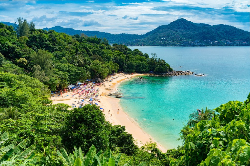 phuket beach-2084350_1920